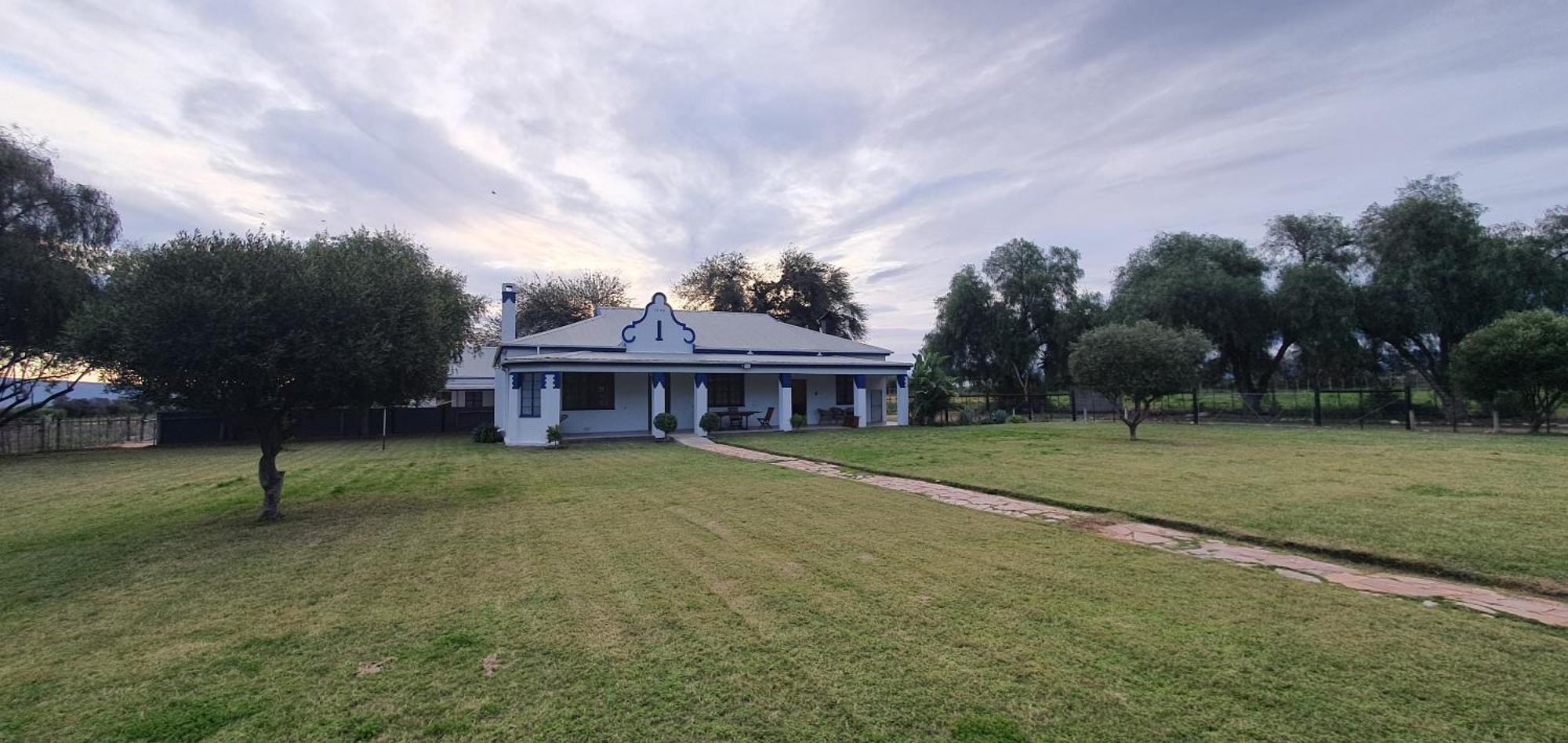 Villa Karoo Leeu Self Catering Oudtshoorn Exterior foto